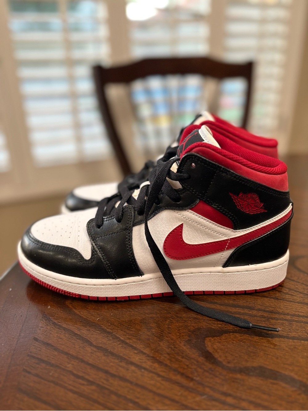 Nike Air Jordan Red Black White Mid-Top 7Y / Women’s 8.5 - Picture 3 of 7